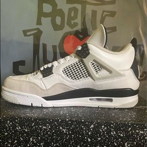 Jordan 4 “ Millitary Black “